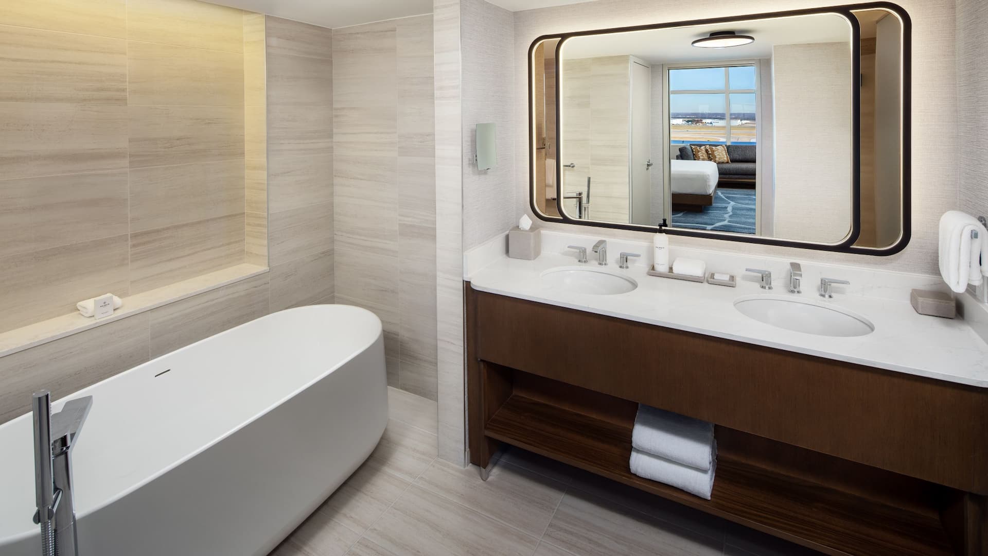 5 of 5 Grand Hyatt DFW Presidential Suite Bathroom