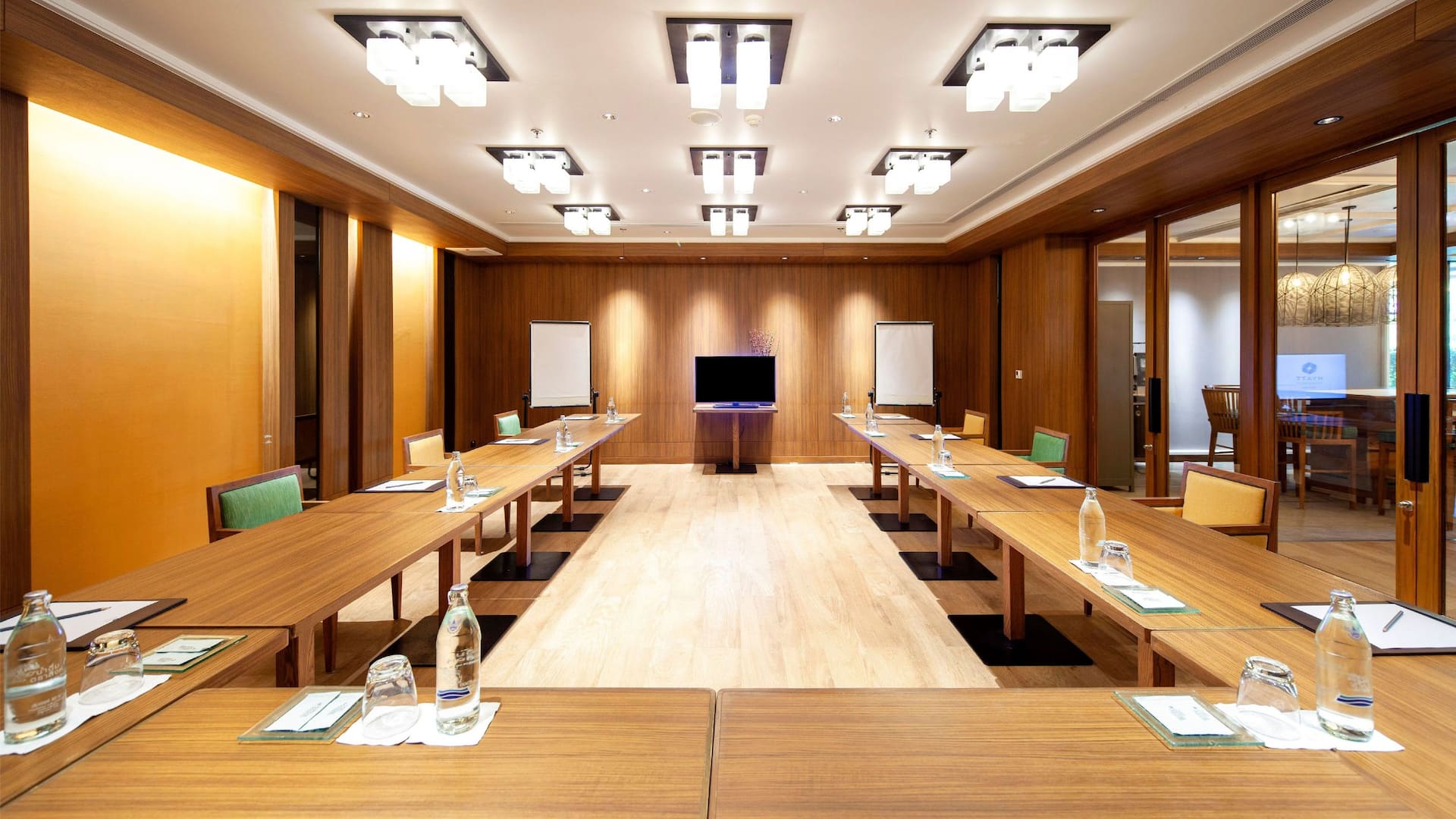 1 จาก 1 Hyatt Regency Hua Hin Figs Caffe Private Room Boardroom Style Setup