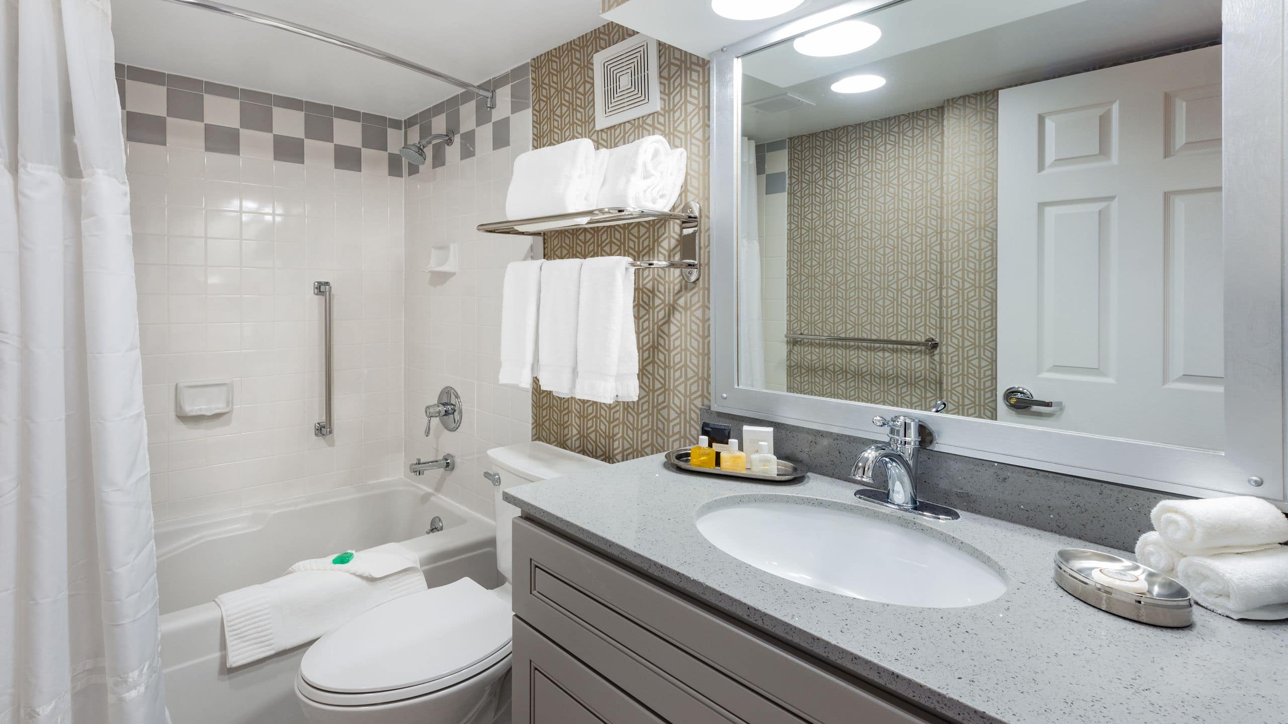 2 of 2 Americus Hotel Standard Bathroom