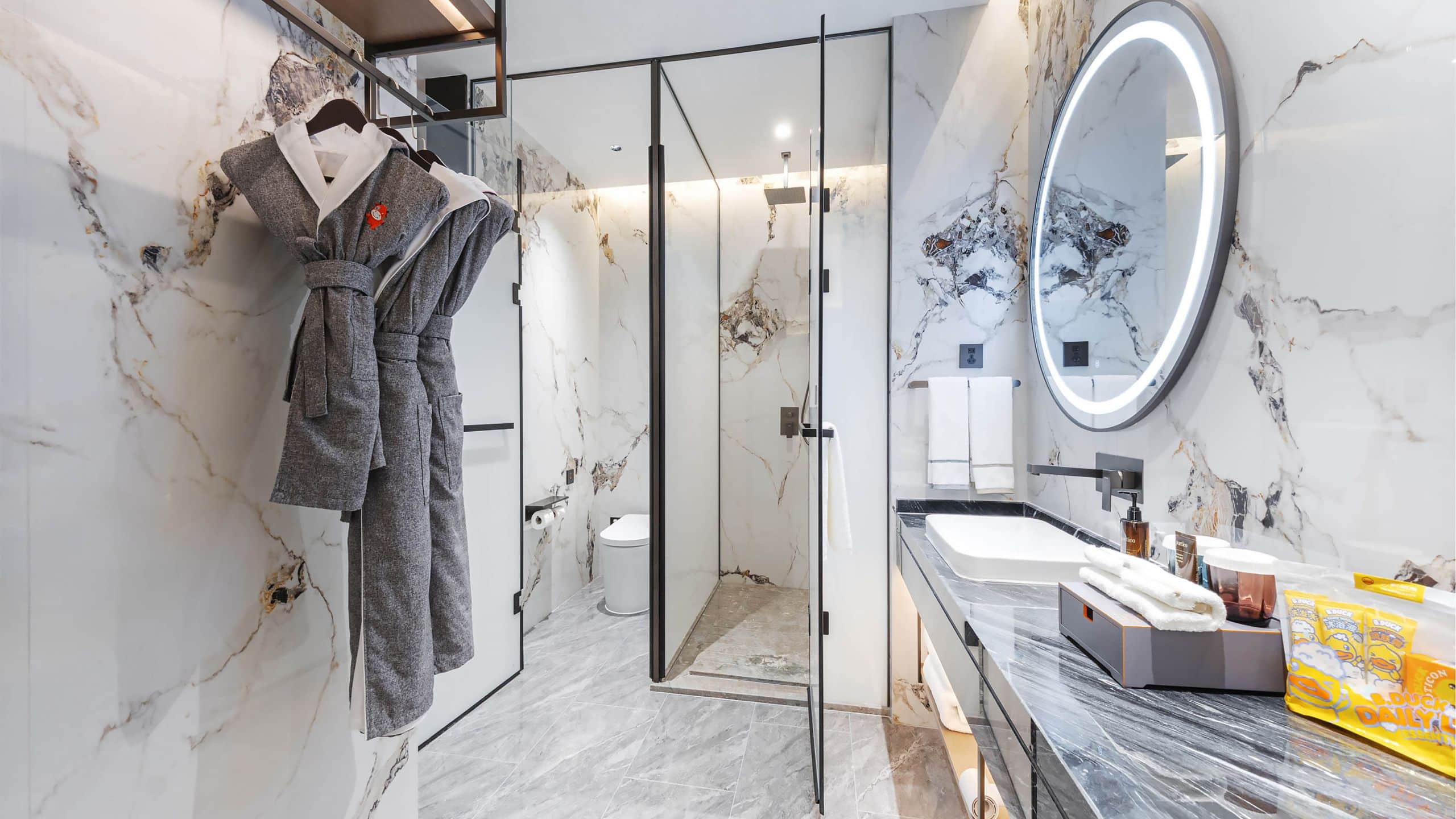 4/4 UrCove Altay Deluxe Family Twin Bathroom