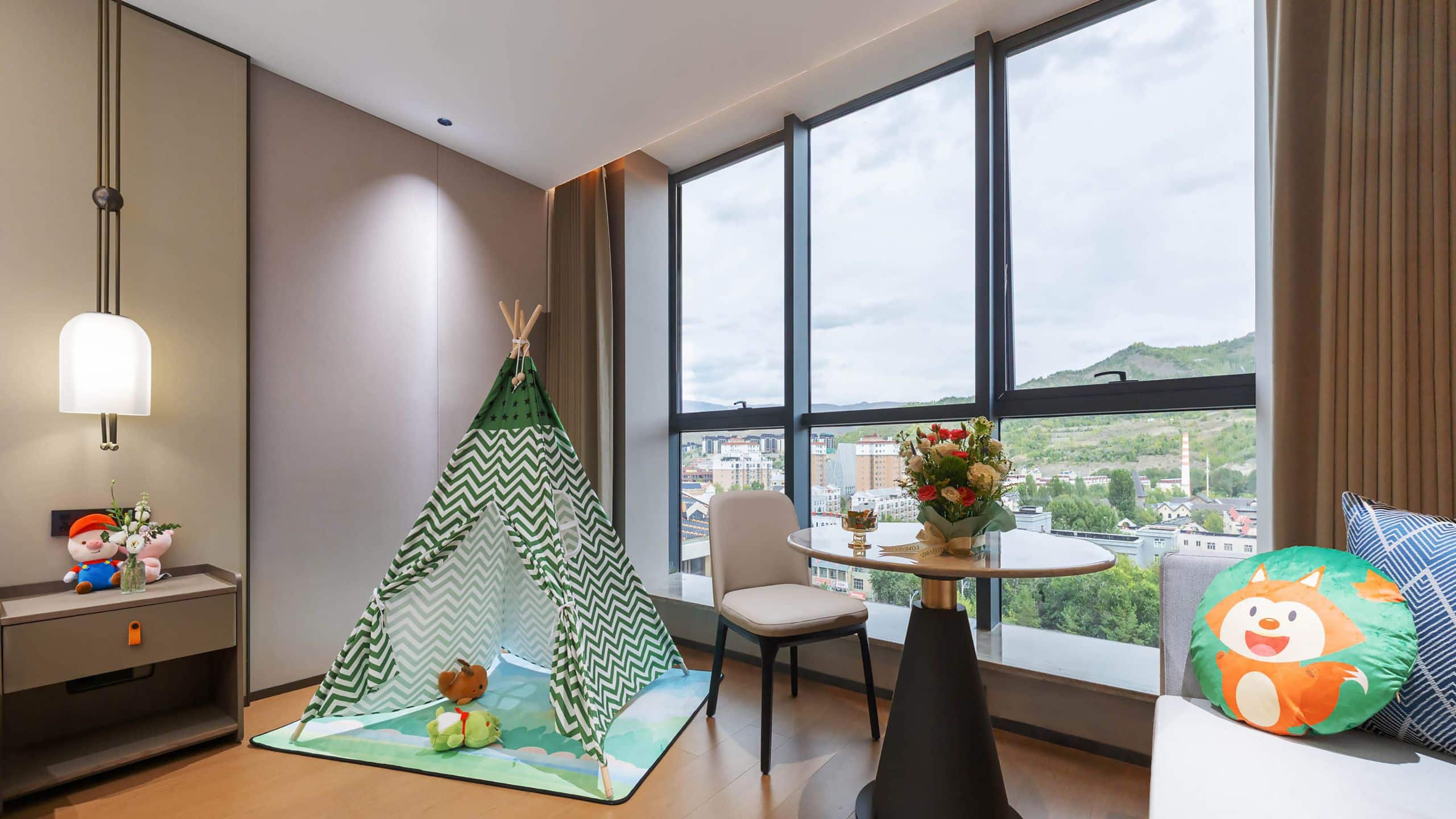 3/4 UrCove Altay Deluxe Family Twin Tent