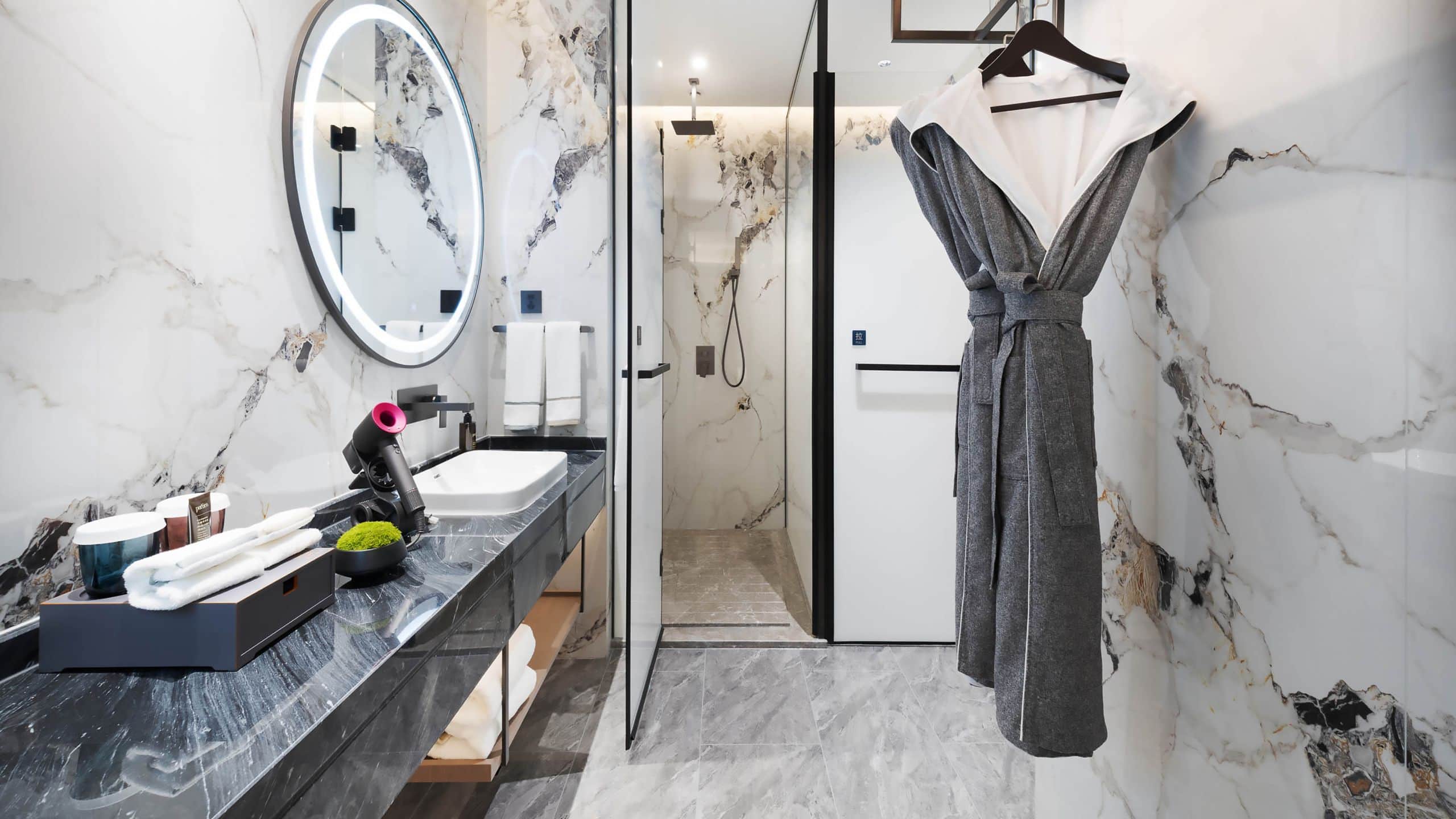 3/3 UrCove Altay Executive Twin Bathroom