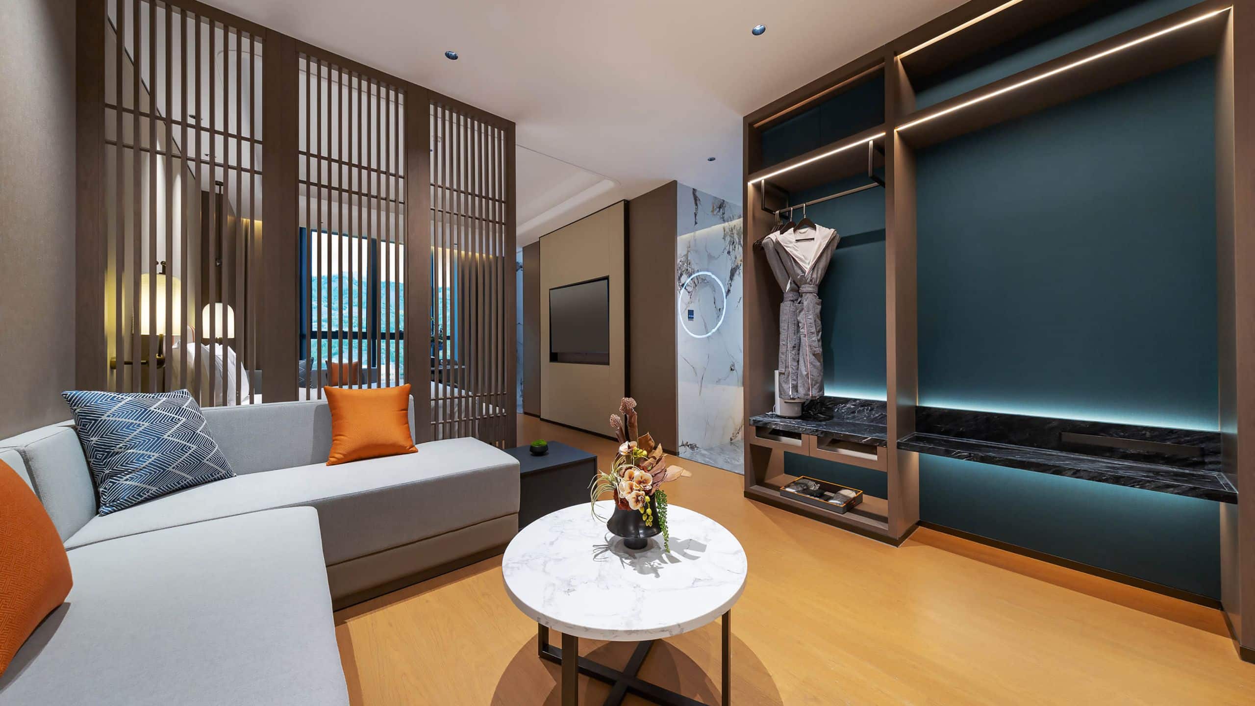 3/4 UrCove Altay Grand King Sofa