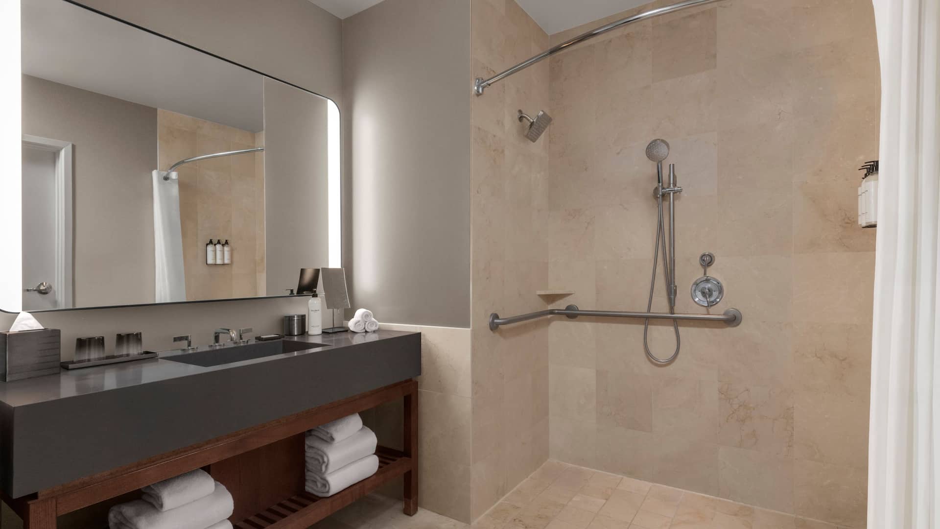 2 of 2 Grand Hyatt Indian Wells Resort & Villas King Bed Bunk Beds