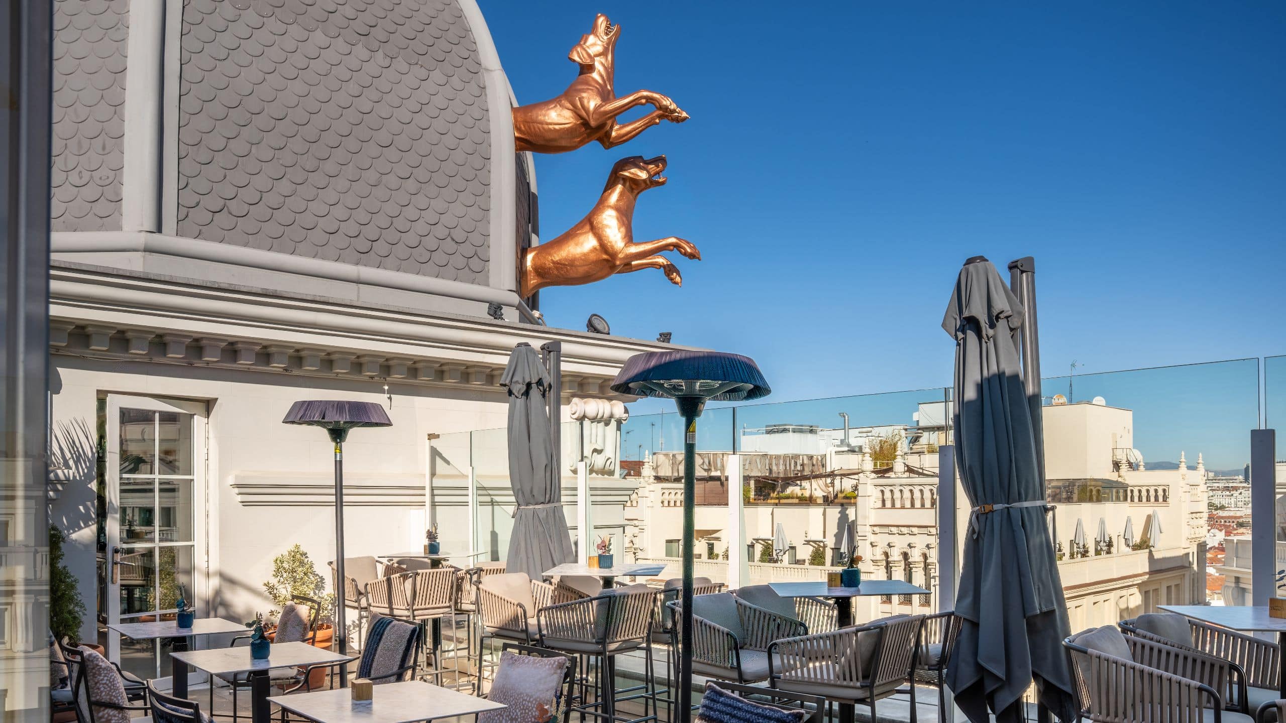 Hyatt Centric Gran Via Madrid Umbrella Outside