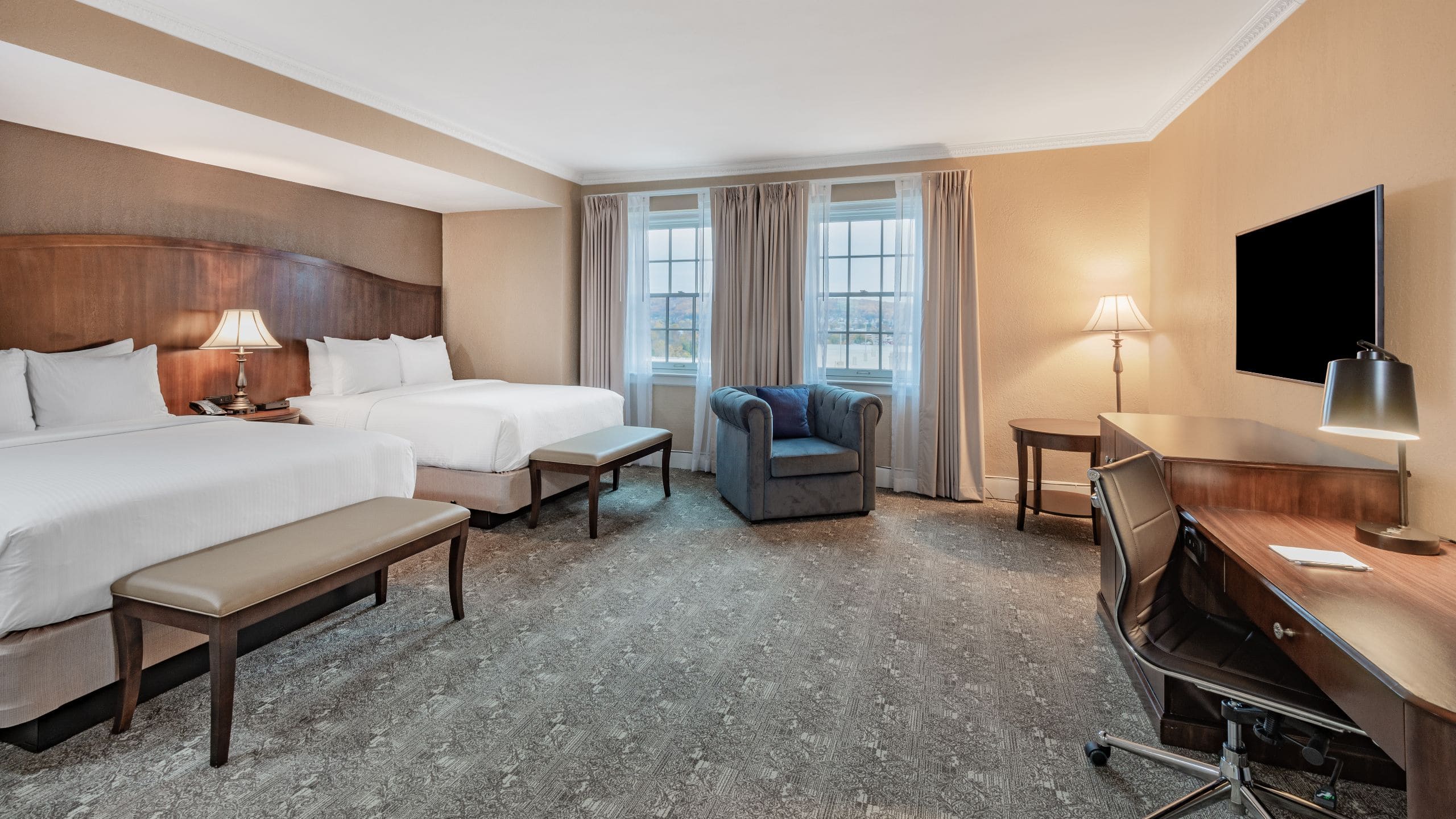 Americus Hotel Two Queens Guestroom And View