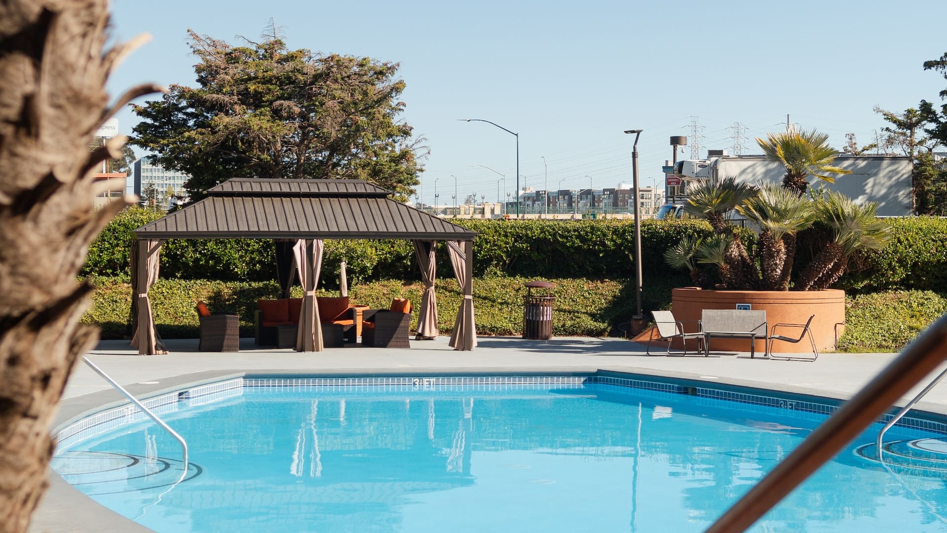 Hyatt Regency San Francisco Airport Pool Cabana