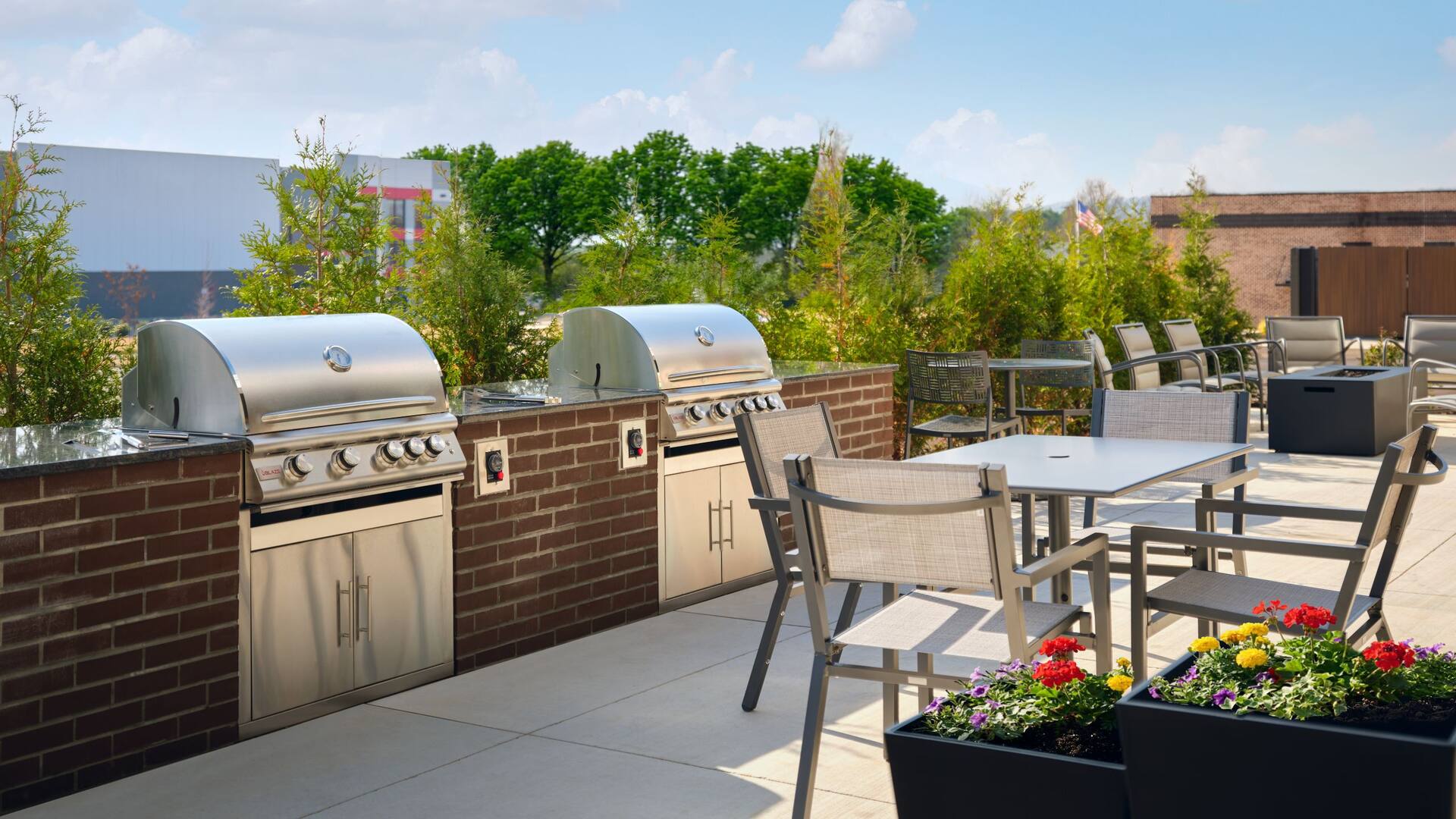 Hyatt Studios Huntsville Grill Area