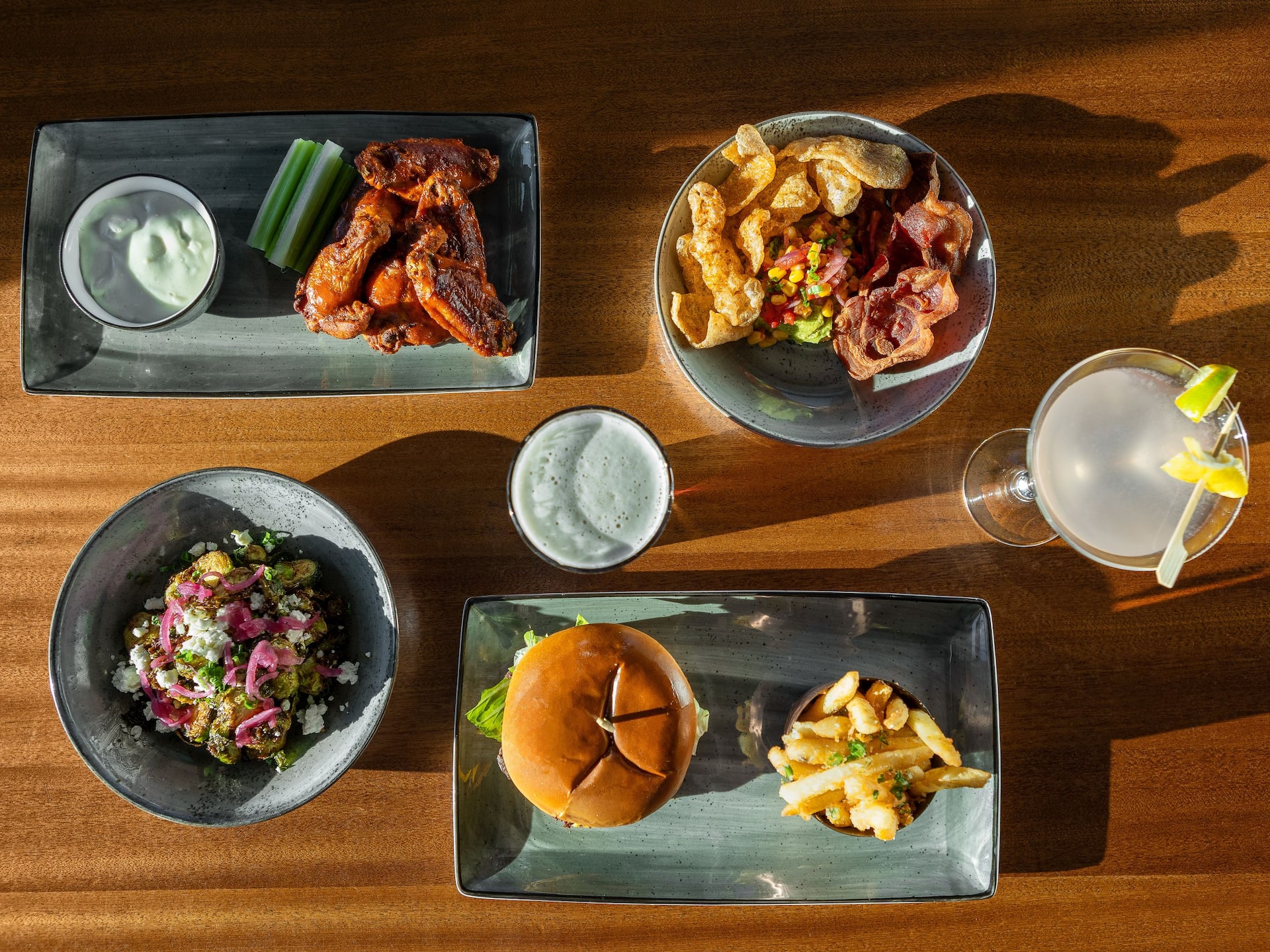 Hyatt House Charleston/Historic District Pour Taproom Inside Close