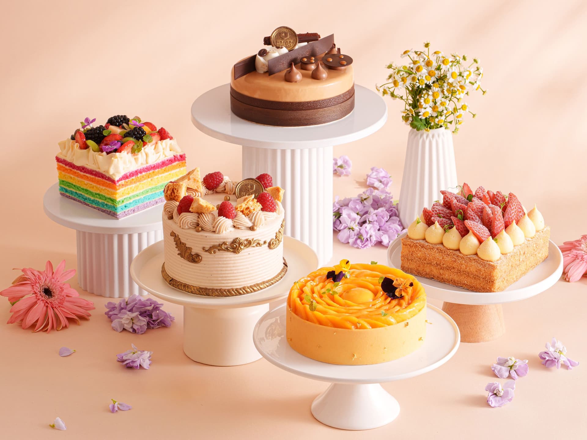 Hyatt Regency Hong Kong, Tsim Sha Tsui Cafe Cake Collage