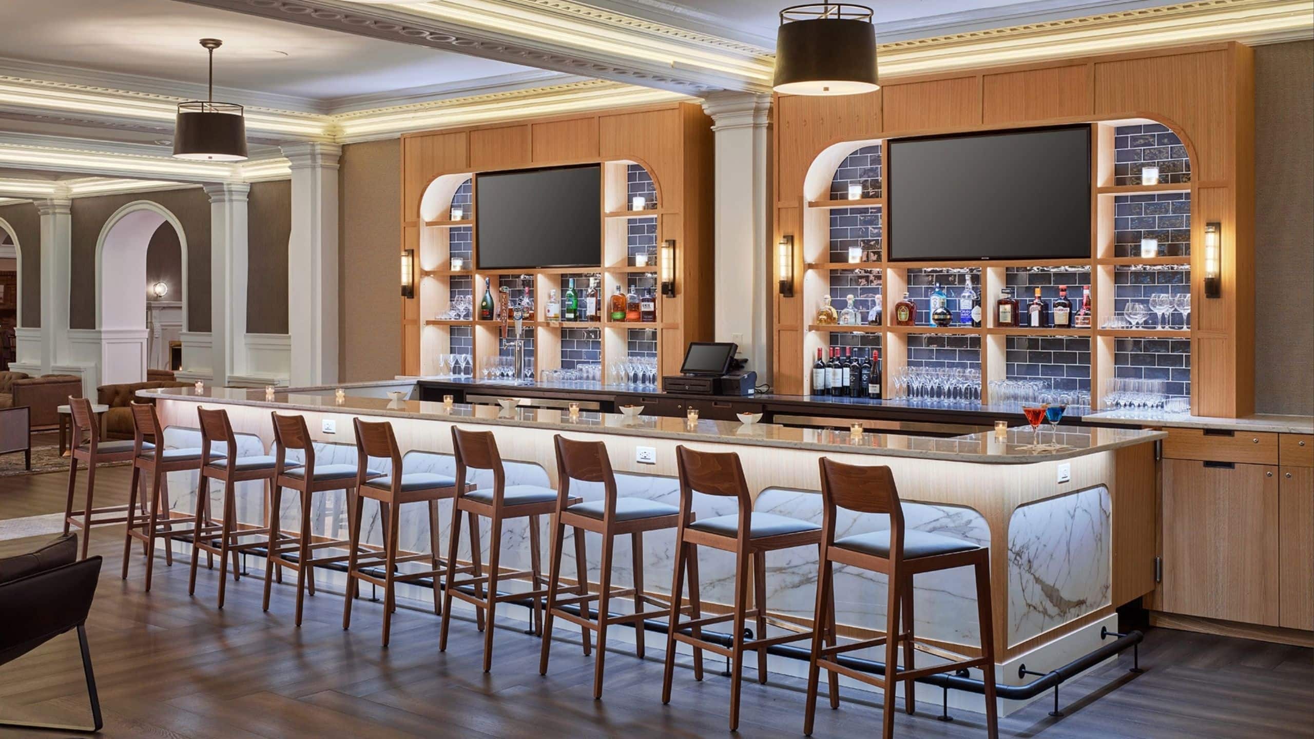 Seaview Hotel Lobby Bar