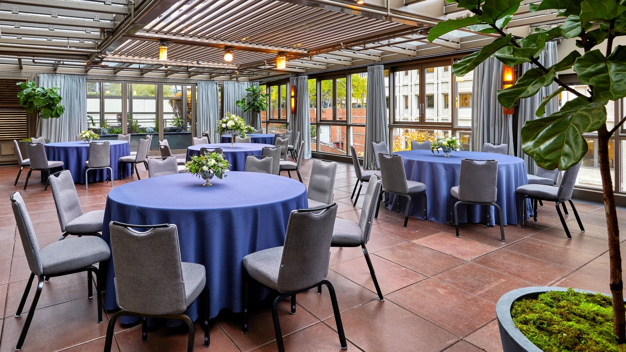 Hotel 1000 Greenhouse Rounds Setup