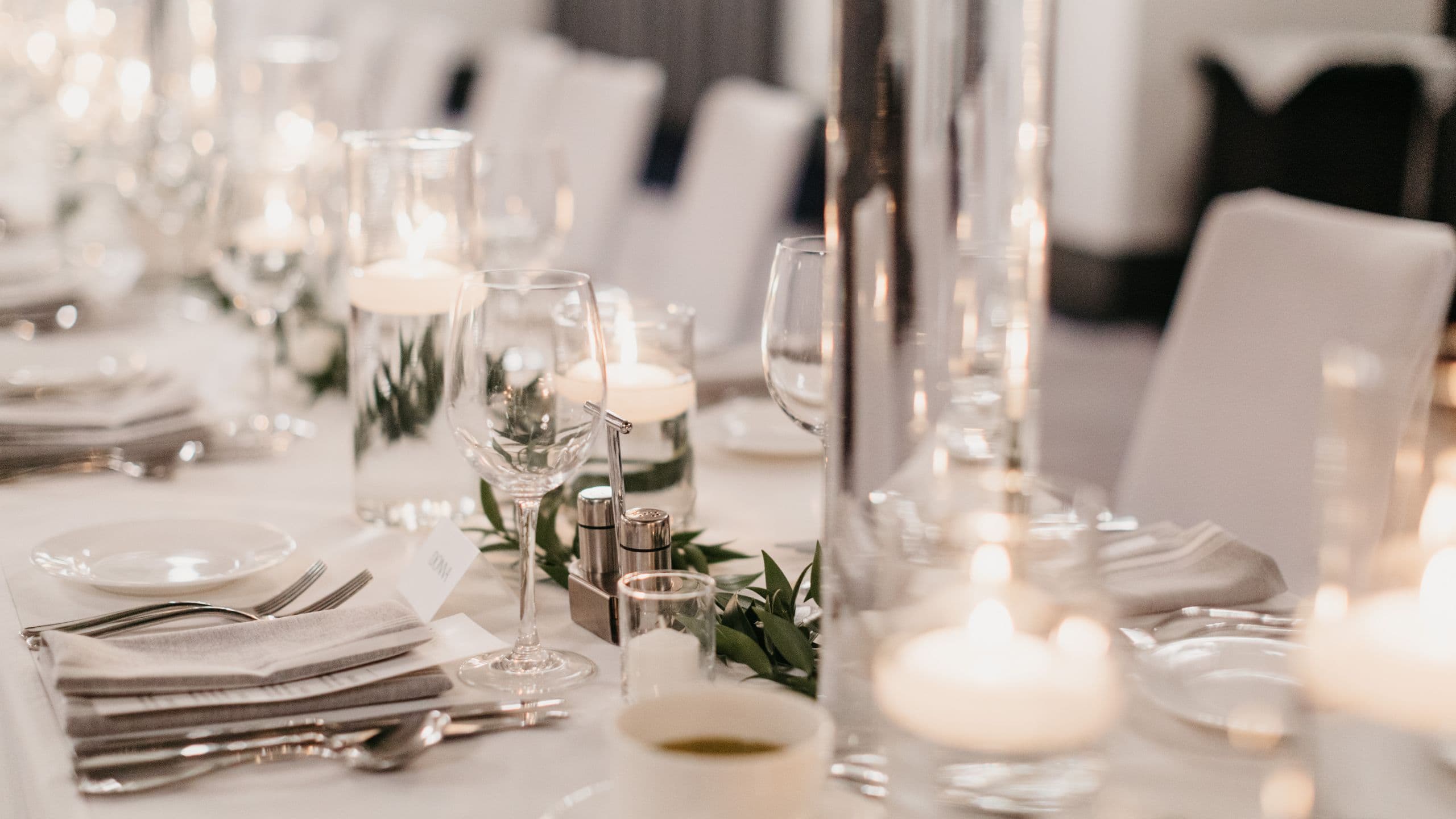 Hotel 1000 Wedding Plate Setting